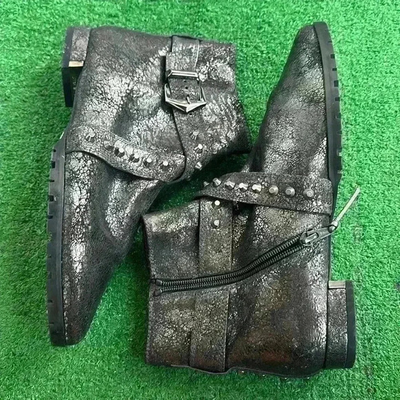 Stuart Weitzman - Picture 2 of 8